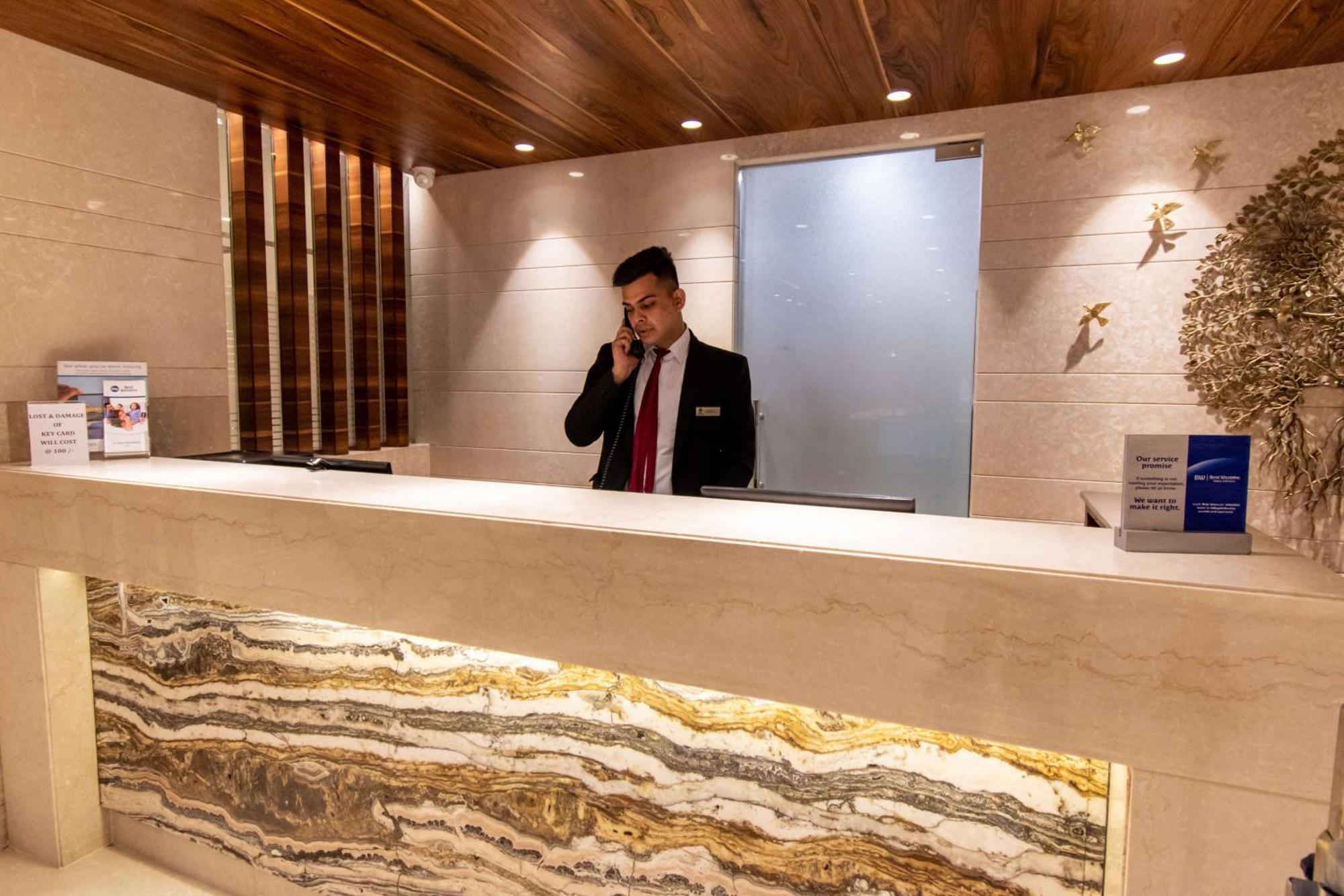 Best Western La Vista Pathānkot Zewnętrze zdjęcie