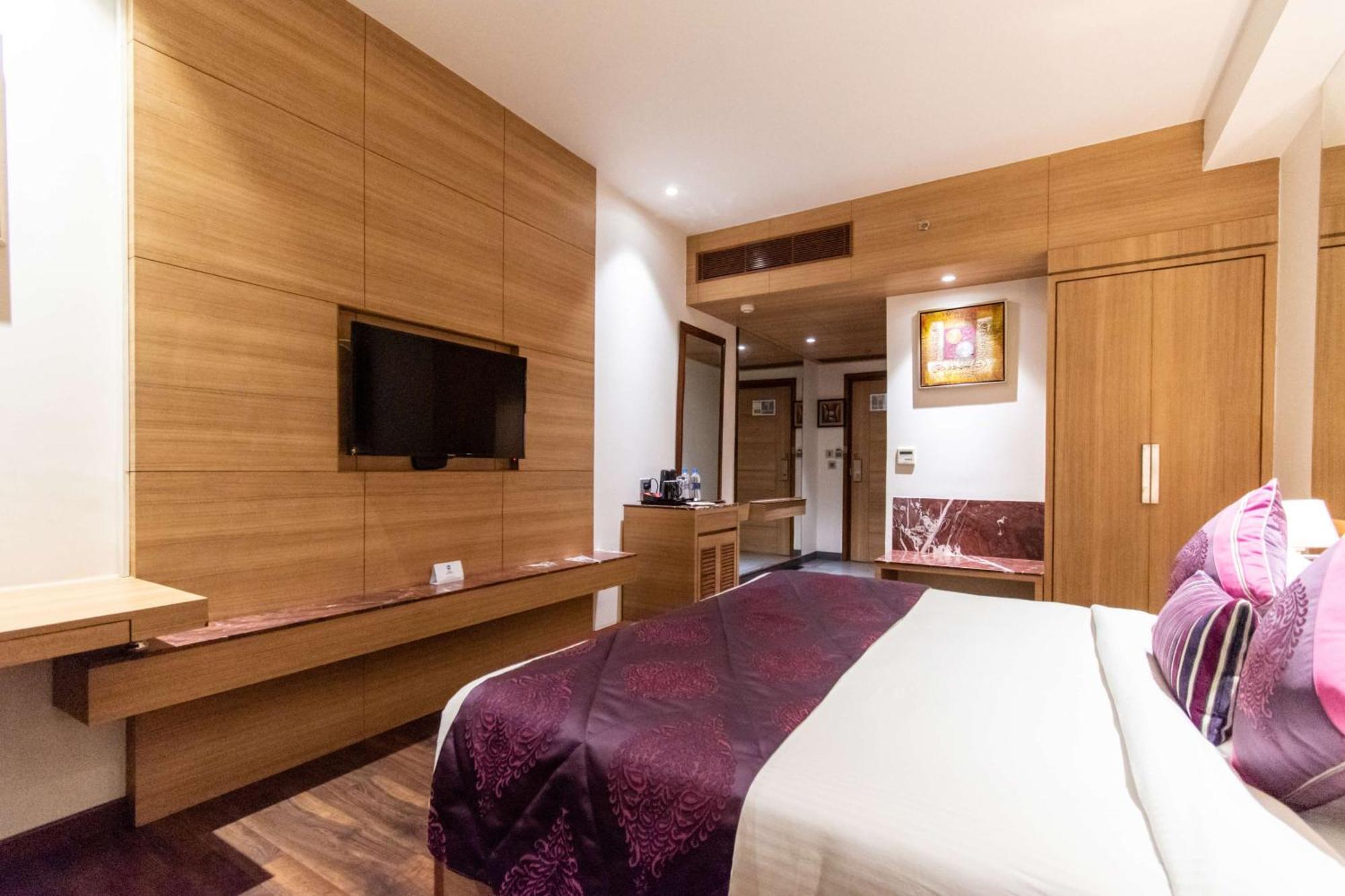 Best Western La Vista Pathānkot Zewnętrze zdjęcie
