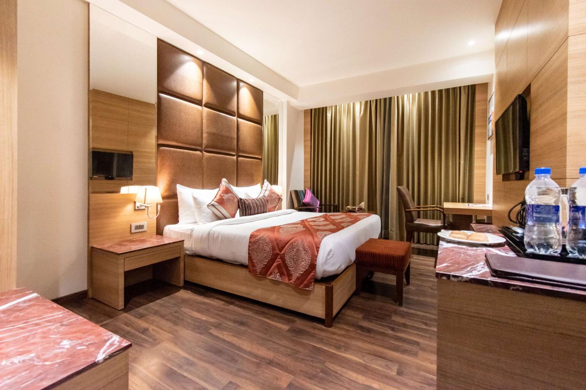 Best Western La Vista Pathānkot Zewnętrze zdjęcie