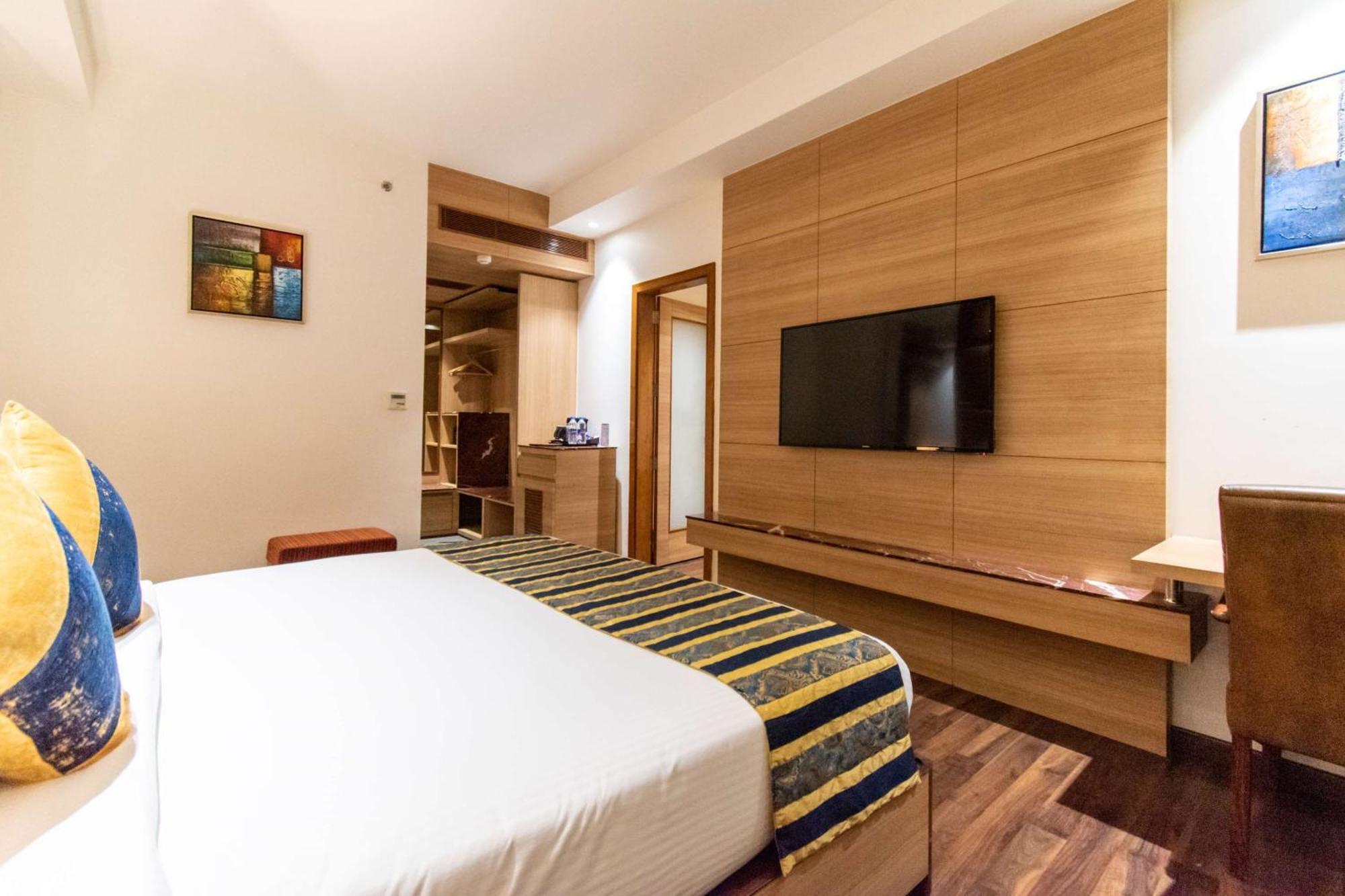 Best Western La Vista Pathānkot Zewnętrze zdjęcie